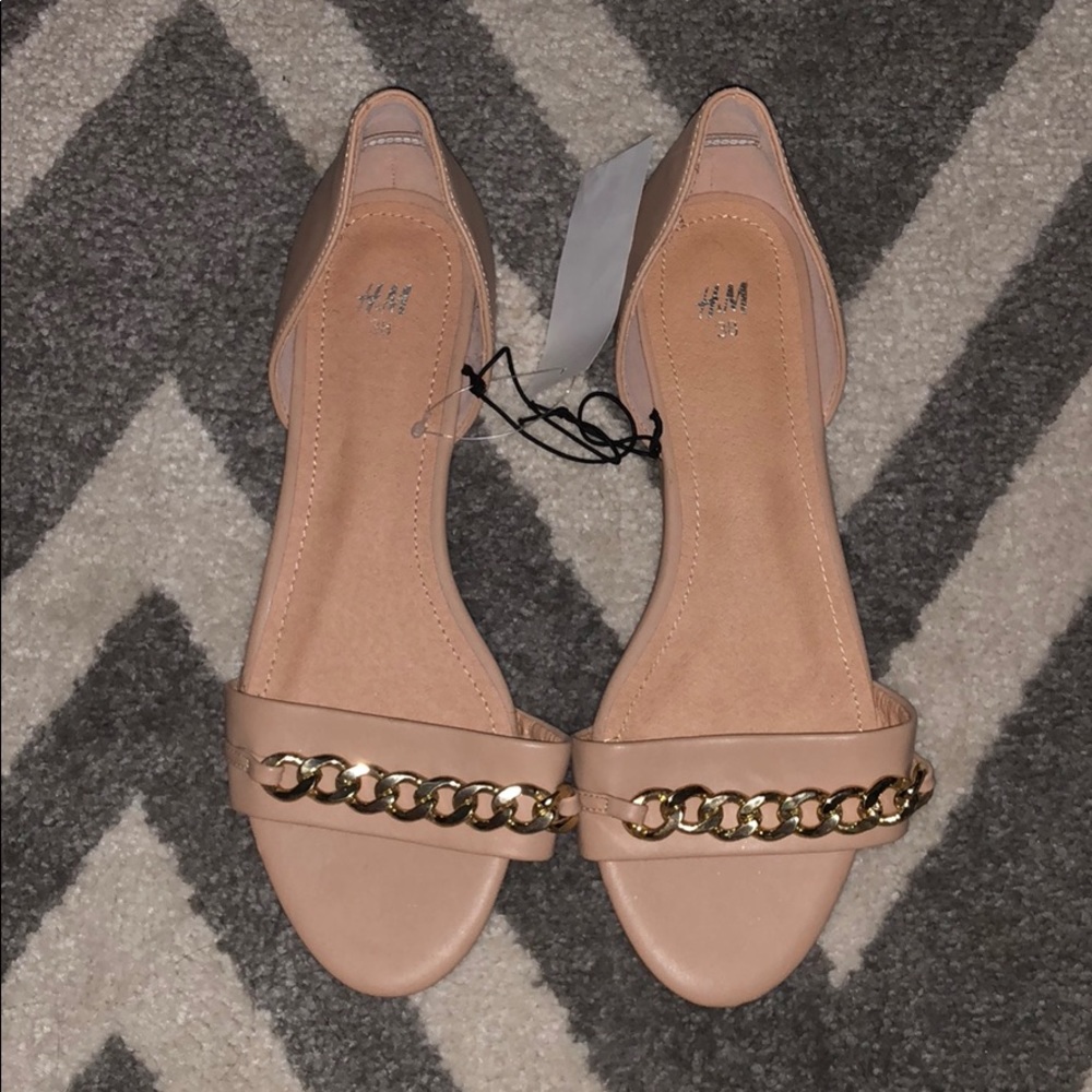 Tan flats